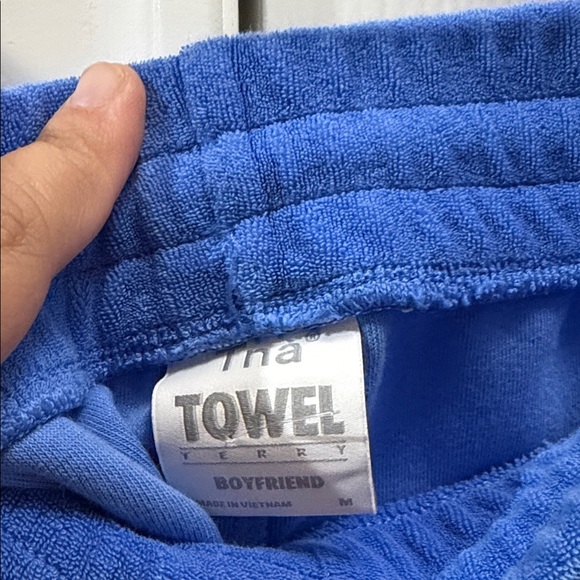 Aritzia TNA boyfriend terry towel shorts size medium - Picture 3 of 4